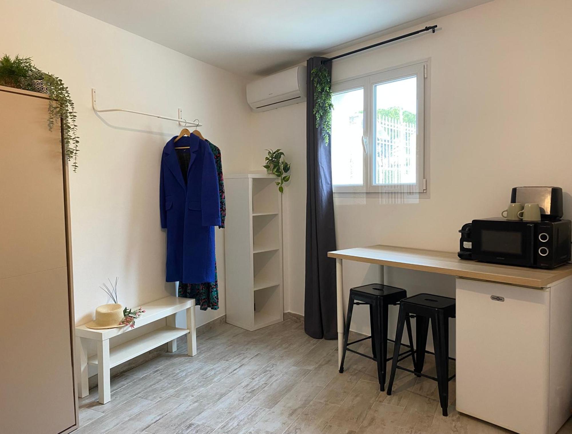 Jolie Chambre Independante, Salle De Bain Privee 莫吉奥 外观 照片